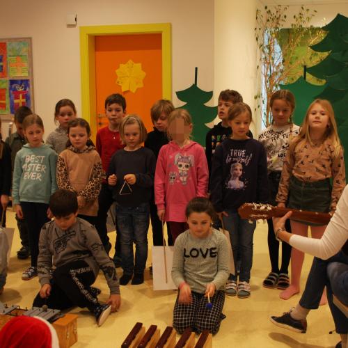 2. Klasse beim Singen