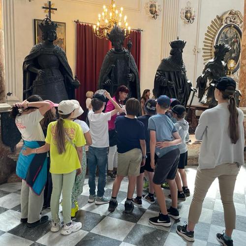 Kinder in der Kirche