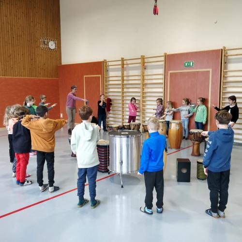 Trommeln im Kreis