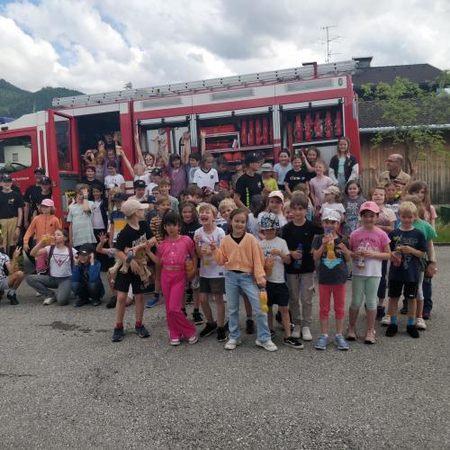 alle Kinder und die Feuerwehr