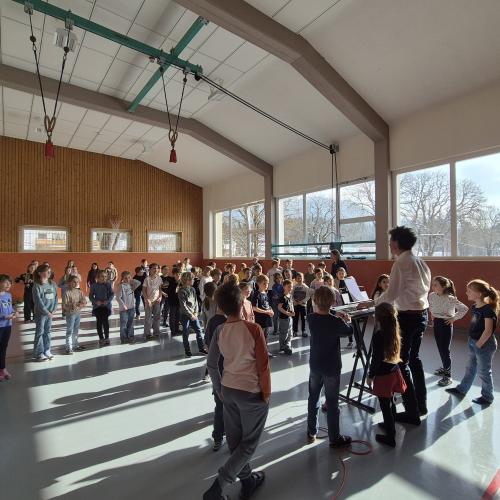 Singen in der Turnhalle