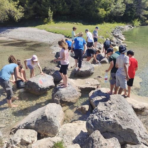 4. Klasse am Wasser