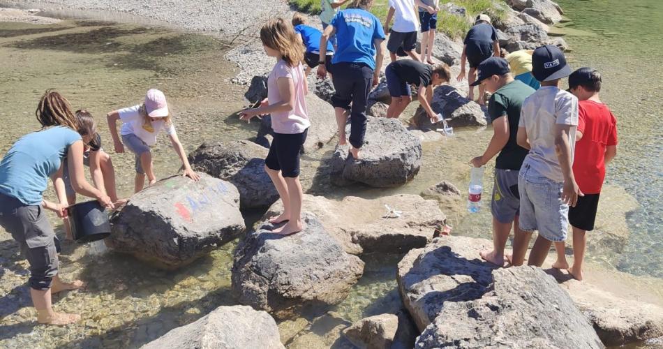 4. Klasse am Wasser