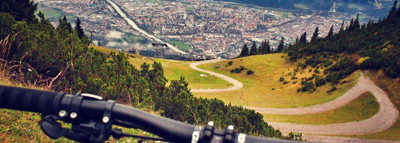 Mountain Bike auf Nordkette mit Blick auf Innsbruck